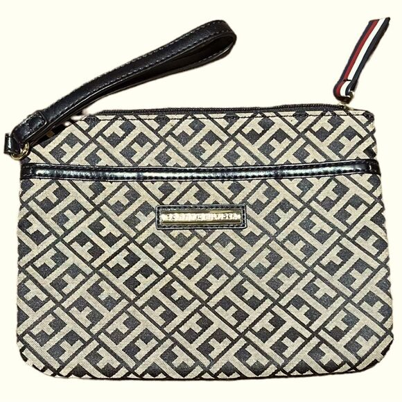 Tommy Hilfiger Wristlet Classic Black & Tan w/navy interior EUC - Picture 1 of 12
